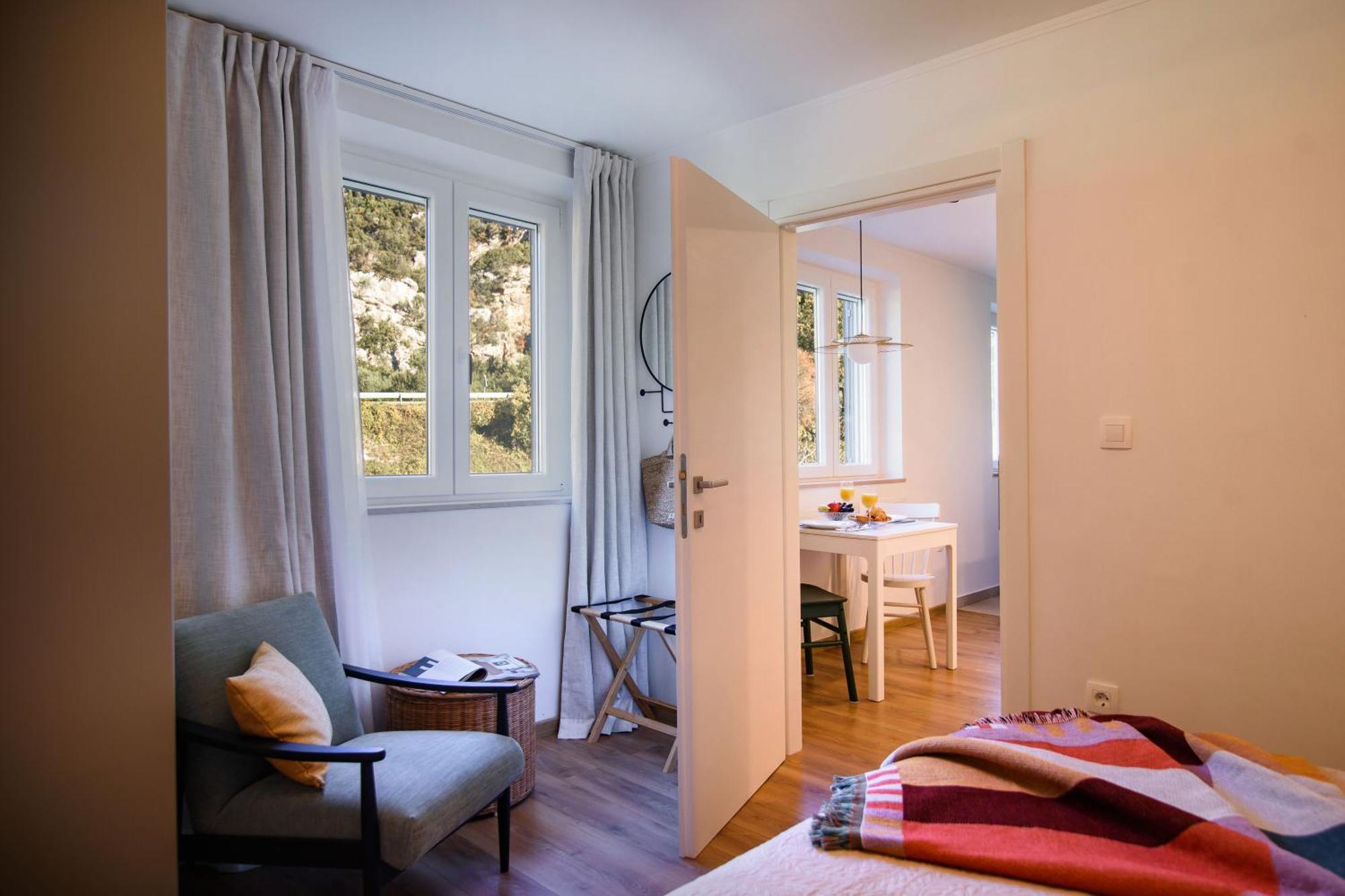 150m To - Free Parking - Garden View Appartement