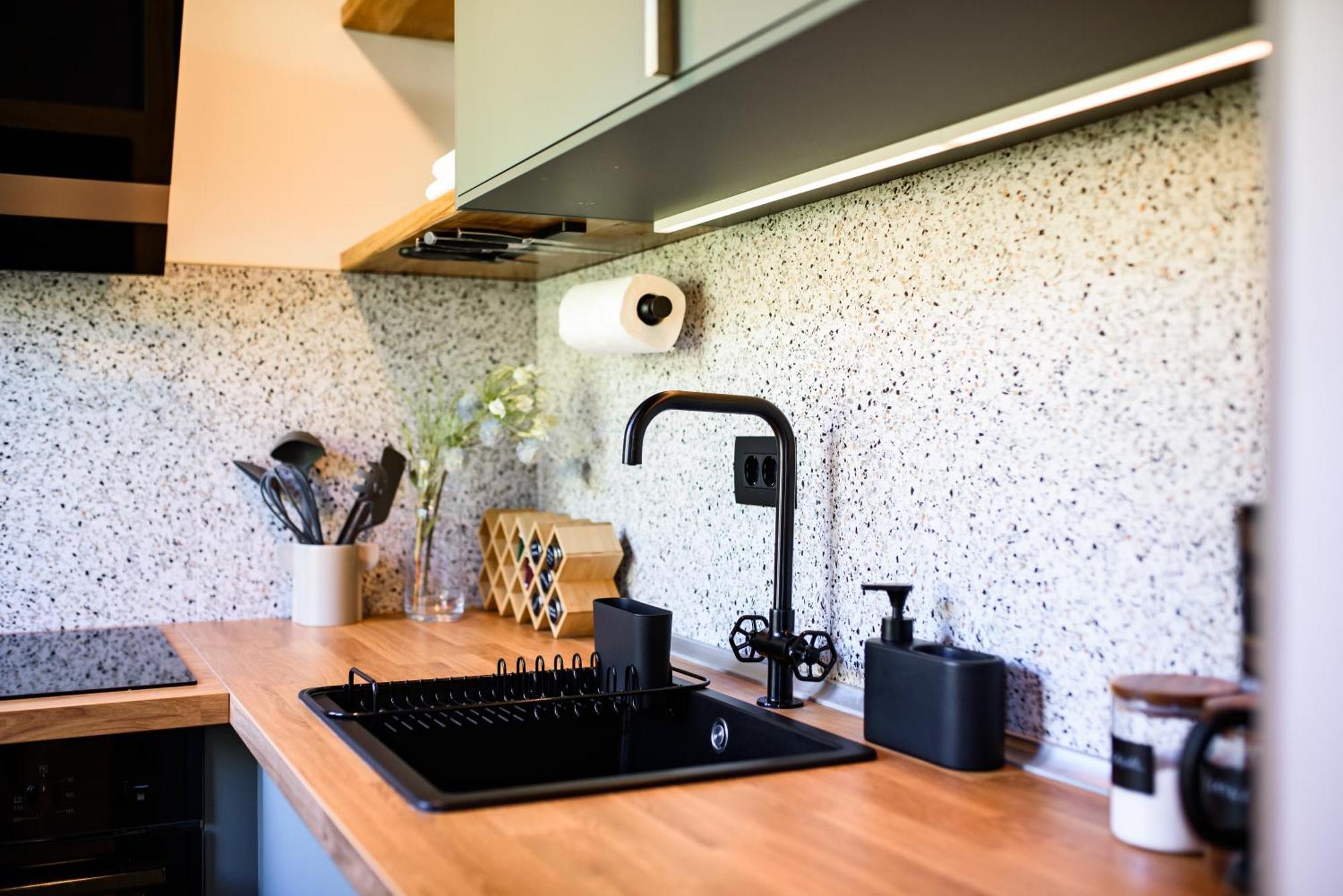 150m To - Free Parking - Garden View Appartement *