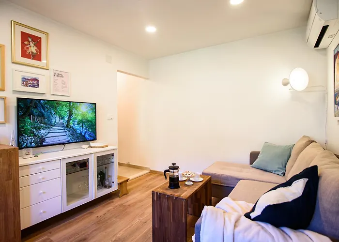 150M To Beach - Free Parking - Garden View