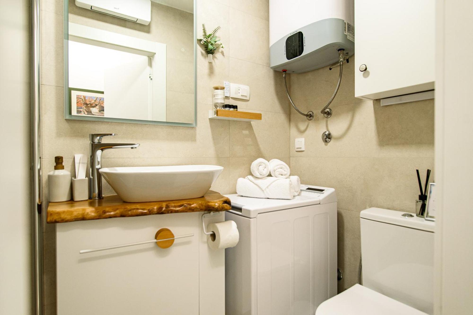 Apartment 150m To - Free Parking - Garden View